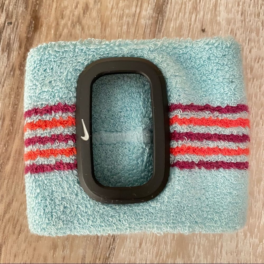 NWT Nike Timing Cuff Set of 2 Blue & Purple - Picture 5 of 15